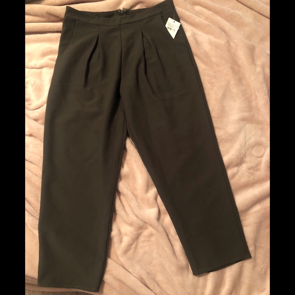 Free Press Cropped trousers💕